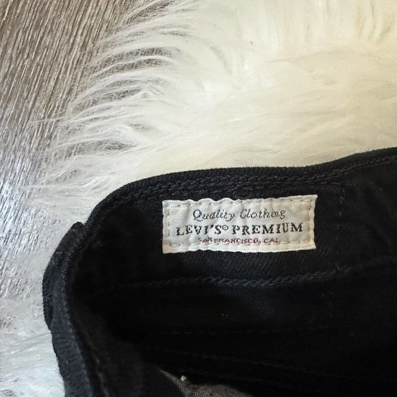 Levis Wedgie Womens Icon Jeans Black Button Fly Raw Cut Hem Size 24 - Picture 6 of 9